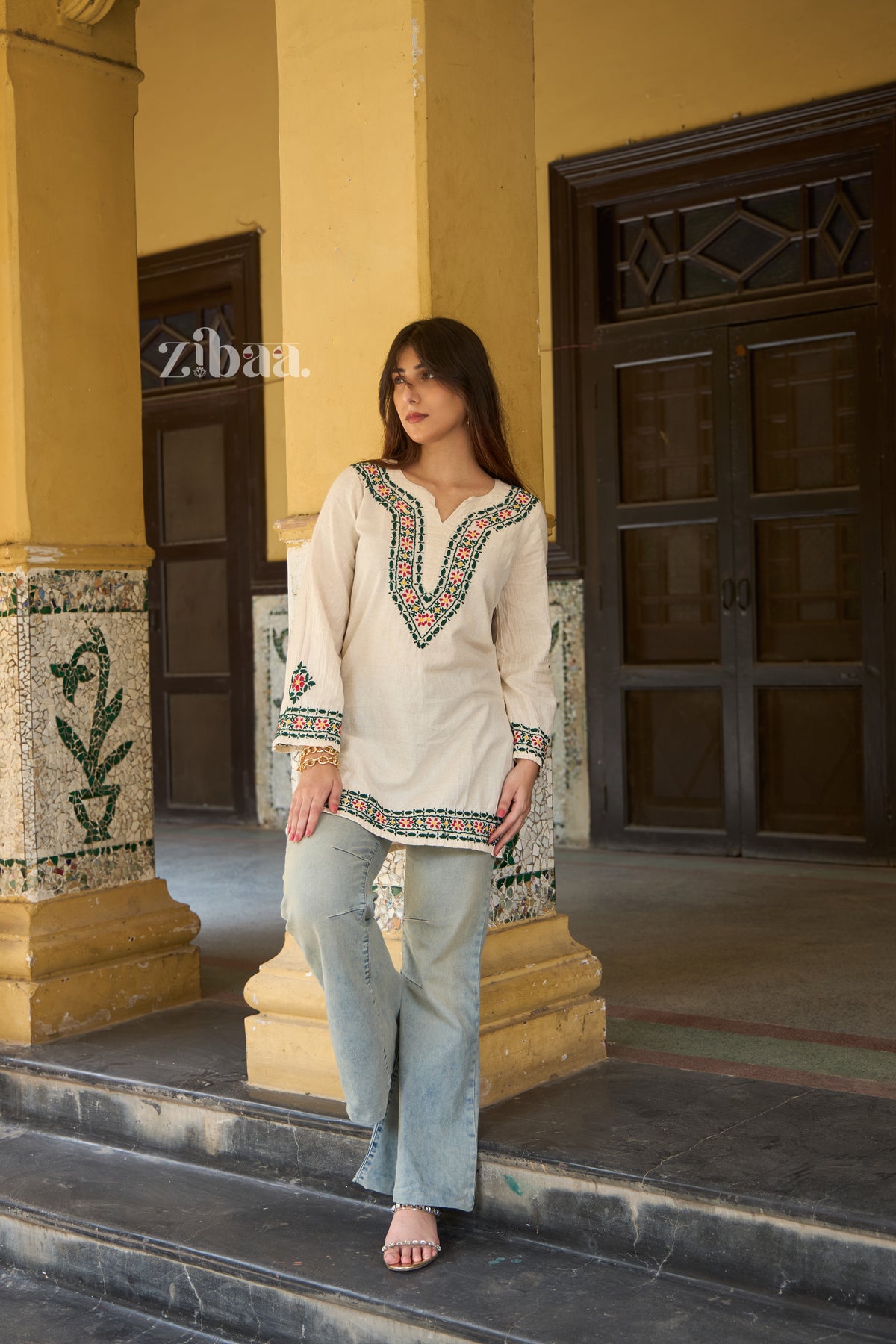 Utsav Linen Off-white Short Chikankari Kurta