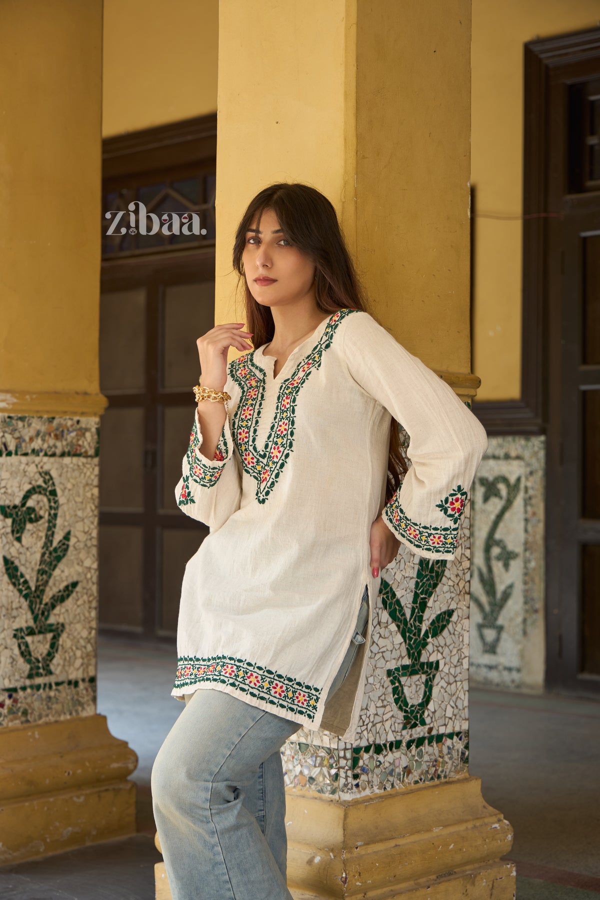 Utsav Linen Off-white Short Chikankari Kurta