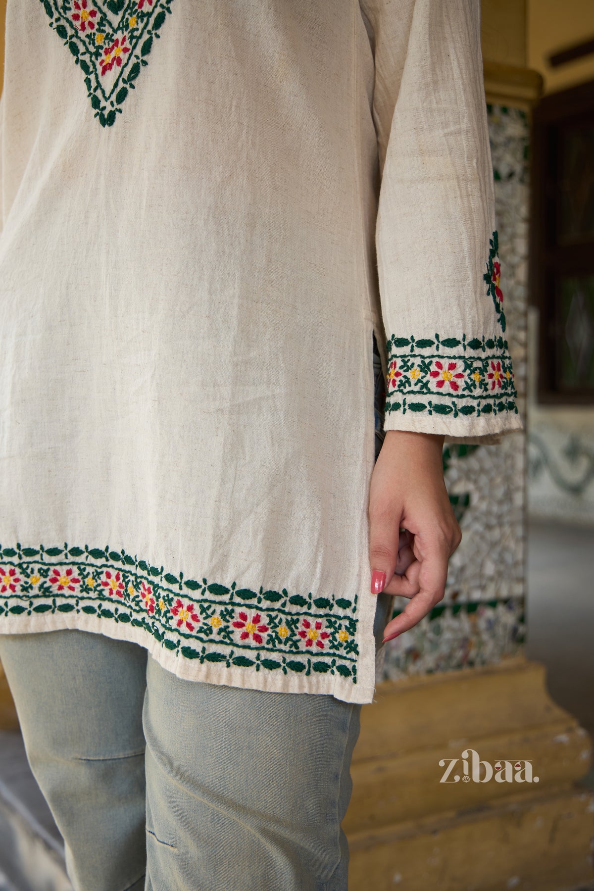 Utsav Linen Off-white Short Chikankari Kurta