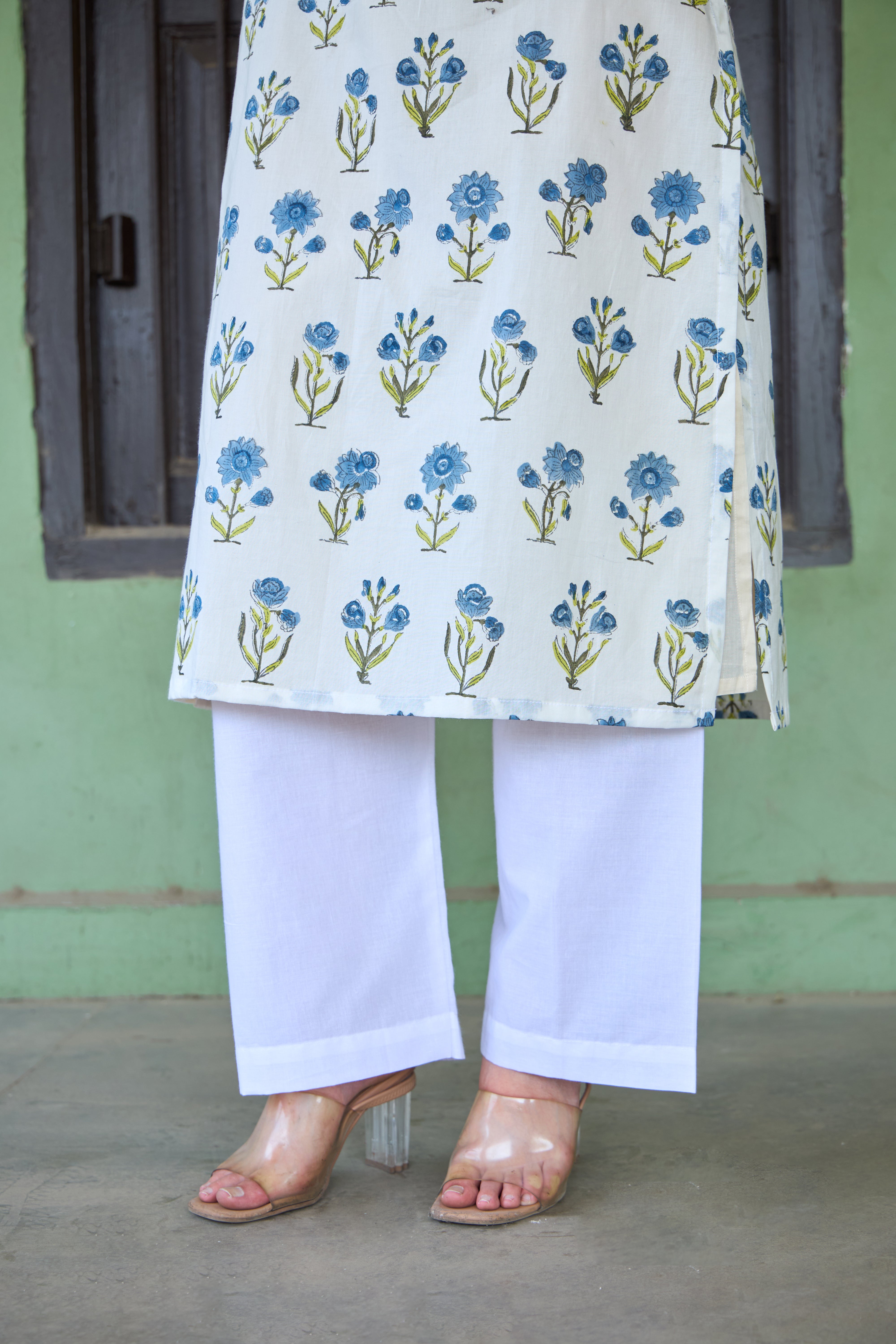 Saanjh Indigo Floral Vine Kurta Set